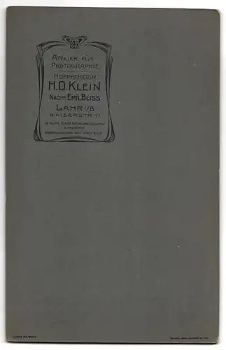 Fotografie H.O. Klein, Lahr i. B., Kaiserstr., Bursche mit Bibel, Gebetskette & Kerze nach der Kommunion