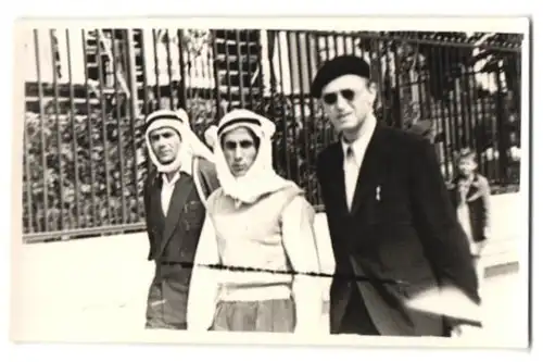 35 Fotografien unbekannter Fotograf, Ansicht Berlin, Weltfestspiele d. Jgd. & Studenten 1951, Konterfei Stalin & Mao