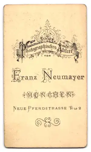 Fotografie Franz Neumayer, München, Neue Pferdstrasse 2, Portrait stattlicher Herr im Anzug mit Vollbart