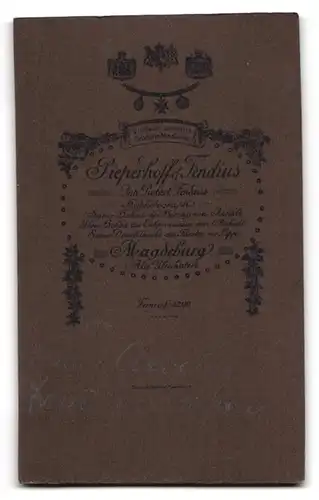 Fotografie Pieperhoff & Fendius, Magdeburg, Alte Ulrichstrasse 14, Portrait junges Paar in eleganter Kleidung