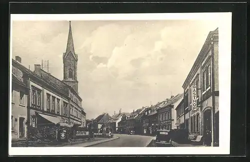 AK Gefrees im Fichtelgebirge, Strassenpartie mit Gasthof Grüner Baum