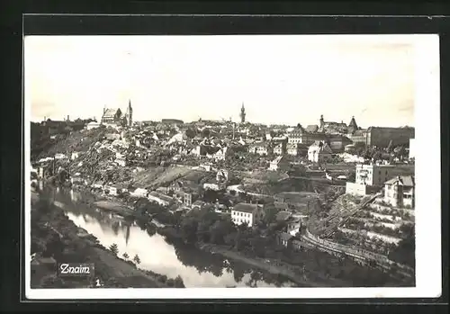 AK Znaim, Blick über den Fluss auf die Stadt