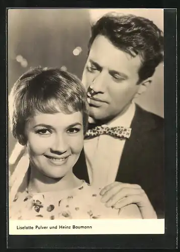 AK Schauspieler Liselotte Pulver und Heinz Baumann in dem Film Das Spukschloss im Spessart