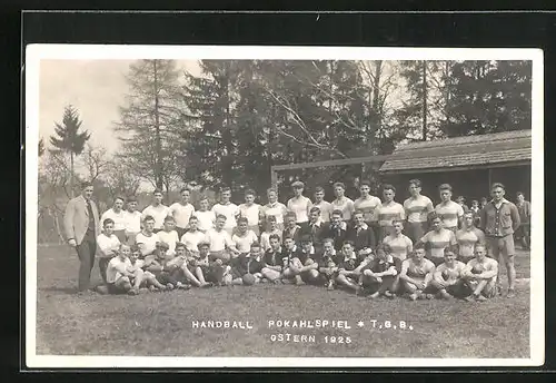 AK Gruppenbild beim Handball-Pokalspiel T.G.B., Ostern 1925