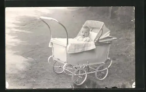 AK Kleinkind im Kinderwagen