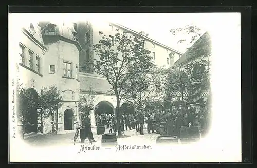 AK München, Hofbräuhaushof mit Gästen
