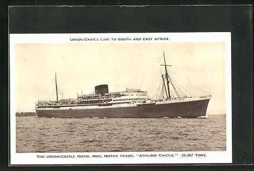 AK The Union-Castle Royal Mail Motor Vessel Athlone Castle in Küstennähe