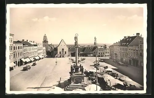 AK Znaim, Masarykplatz mit Kapuzinerkirche