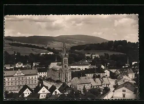 AK Hohenelbe / Vrchlabi, Teilansicht mit Kirche