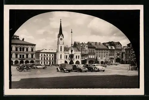 AK Trautenau / Trutnov, Namesti, Tor-Durchblick auf Platz