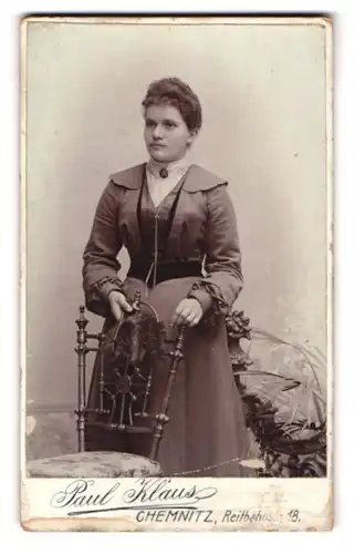 Fotografie Paul Klaus, Chemnitz i. S., Reitbahn 18, Portrait junge Dame im Kleid