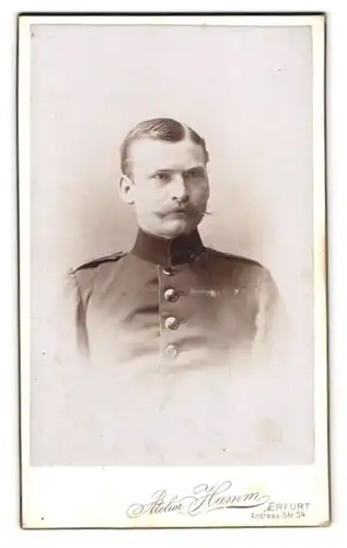 Fotografie Atelier Hamm, Erfurt, Andreas-Str. 34, Portrait Soldat in Uniform mit Moustache
