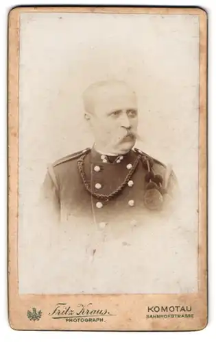 Fotografie Fritz Kraus, Komotau, Portrait österreichischer Soldat in Uniform mit Schützenschnur