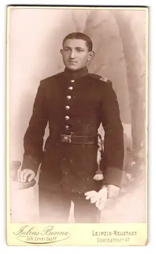 Fotografie Julius Benne, Leipzig, Eisenbahnstr, 47, Portrait sächsischer Soldat in Uniform Infant. Rgt. 134
