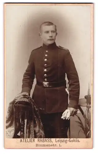 Fotografie Atelier Rabass, Leipzig, Blumenstr. 1, Portrait sächsischer Soldat in Uniform Infant. Rgt. 134