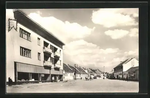 AK Miroslav, Strassenpartie mit Geäbudeansicht