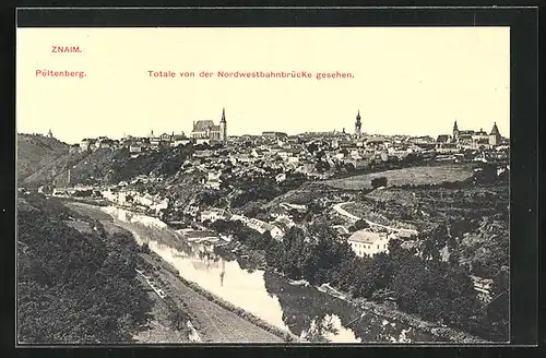 AK Znaim, Totalansicht von der Nordwestbahnbrücke gesehen mit Pöltenberg