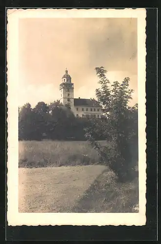 AK Moravský Krumlov, Zámek, Schloss aus der Ferne