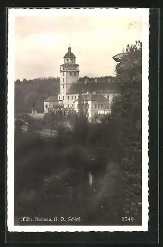 AK Mähr.-Kromau N. D., Blick auf das Schloss von einer Anhöhe aus