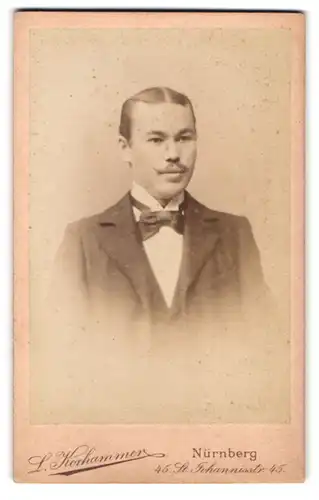 Fotografie L. Korhammer, Nürnberg, St. Johannisstrasse 45, Portrait eleganter Herr mit Oberlippenbart