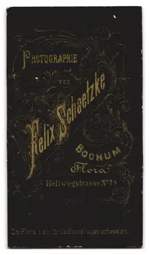 Fotografie Felix Schaetzke, Bochum, Hellwegstrasse 7 a, Portrait modisch gekleideter Herr mit Zwirbelbart