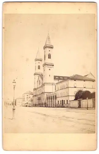 Fotografie unbekannter Fotograf, Ansicht München, Ludwigskirche in der Ludwigstrasse 20