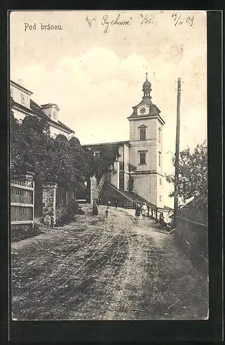 AK Rychnov n. K., Dorfstrasse mit Aufsicht zur Kirche