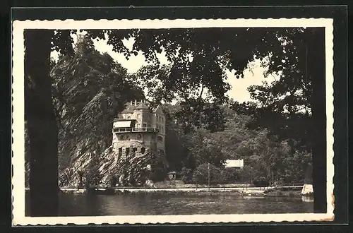 AK Znaim, Haus an Klippe, Flusspartie