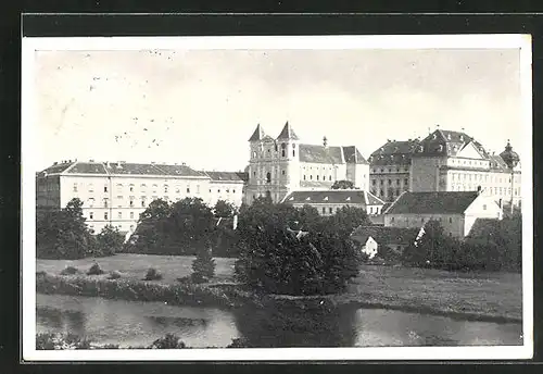 AK Znaim, Klosterbruck, Fluss mit Kloster