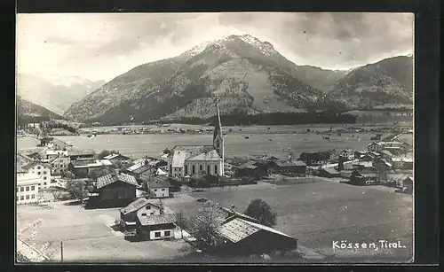 Foto-AK Kössen, Ortspartie mit Kirche