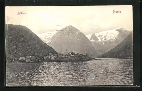 AK Balholm, Ortsansicht mit Bergpanorama
