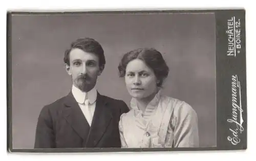 Fotografie Ed. Jungmann, Neuchâtel, Boine 12, Portrait junges Paar in hübscher Kleidung
