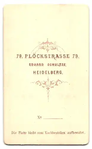 Fotografie Eduard Schultze, Heidelberg, Plöckstrasse 79, Portrait ältere Dame mit Haube u. Kragenbrosche