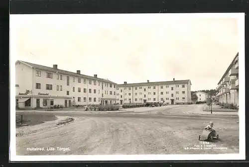 AK Hultsfred, Lilla Torget, Restaurant Livémedel, Spielzeugauto