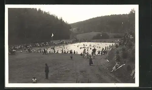 AK Kanice u Brna-Koupelna, Badegäste im Schwimmbad