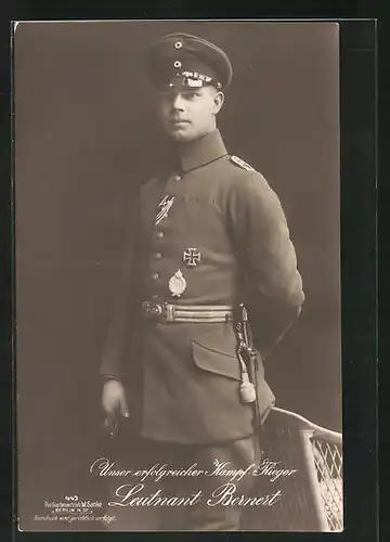 Foto-AK Sanke Nr. 443: Leutnant Bernert mit Dolch