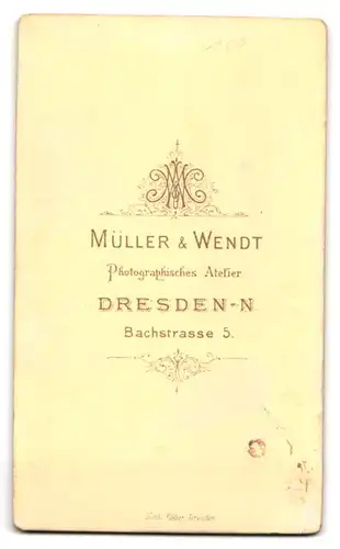 Fotografie Müller & Wendt, Dresden, Bachstr. 5, Portrait Garde-Soldat in Uniform