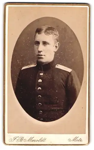 Fotografie J. B. Maroldt, Metz, Rue des jardins 10, Portrait Soldat in Uniform