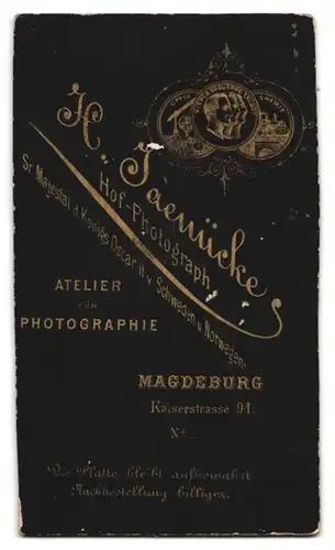 Fotografie H. Jaenücke, Magdeburg, Kaiserstrasse 94, Portrait Kind in modischer Kleidung