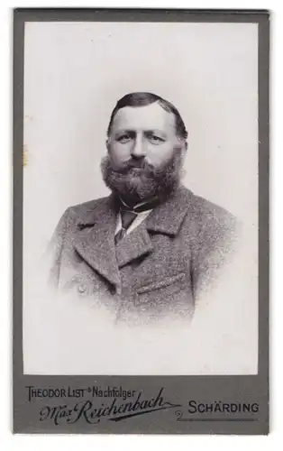 Fotografie Max Reichenbach, Schärding, Portrait bürgerlicher Herr mit grauem Vollbart