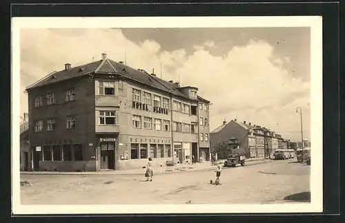 AK Veseli nad Moravou, Hotel Slavia, Strassenpartie