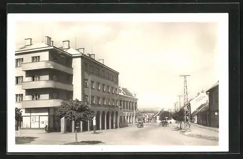 AK Straznice, Obcanska zalozna, Strassenpartie mit Auto
