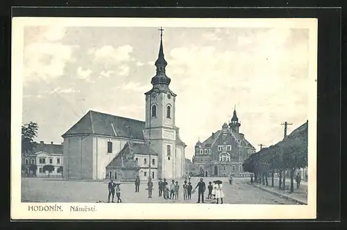 AK Göding / Hodonin, Totalansicht der Kirche, Namesti