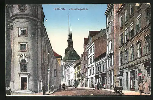 AK Brünn / Brno, Strasse Jesuitengasse mit Geschäften