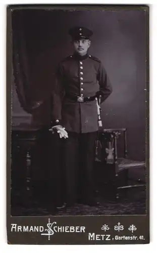 Fotografie Armand Schieber, Metz, Gartenstrasse 41, Soldat in Galauniform mit Bajonett und Koppel, Pio. Rgt. 16