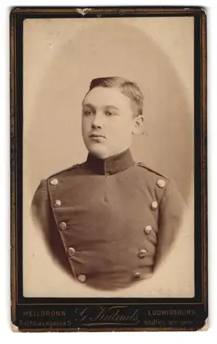 Fotografie G. Kutenits, Heilbronn, Rathhausgasse 5, Junger Soldat mit geschwellter Brust