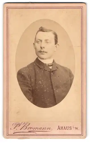 Fotografie P. Bromann, Ahaus i. W., Portrait bürgerlicher Herr mit Oberlippenbart