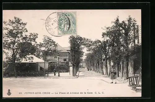 AK Juvisy-sur-Orge, La Place et Avenue de la Gare