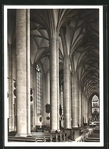 AK Nördlingen, Innenansicht Pfarrkirche St. Georg, Blick aus dem Mittelschiff