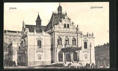 AK Znaim /Znojmo, Blick auf das Stadttheater, Divadlo